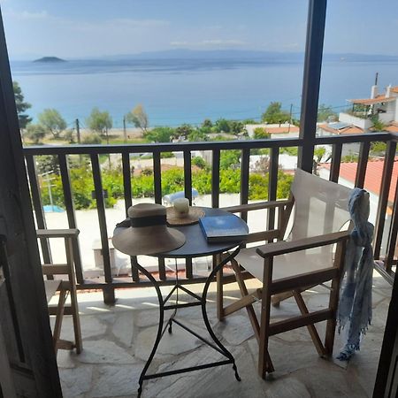 Lilian Beachfront Apartments Néo Klíma Kültér fotó