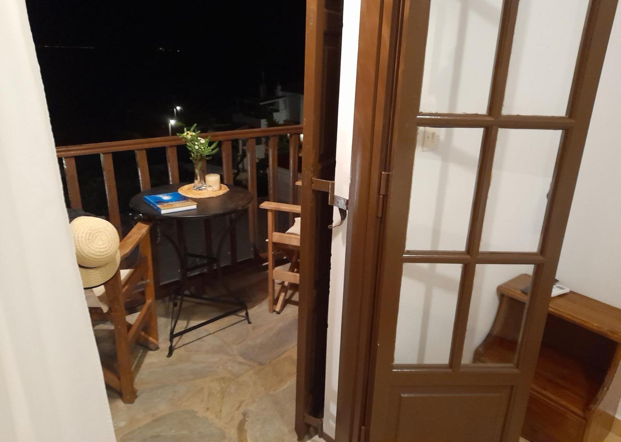 Lilian Beachfront Apartments Néo Klíma Kültér fotó