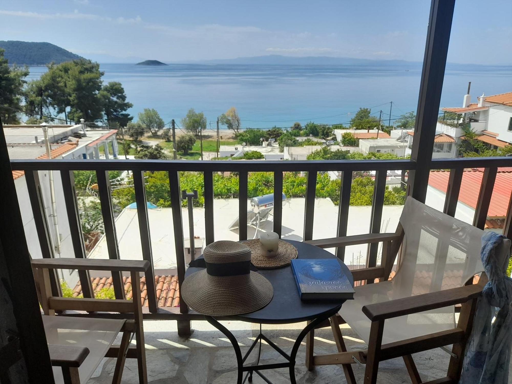 Lilian Beachfront Apartments Néo Klíma Kültér fotó