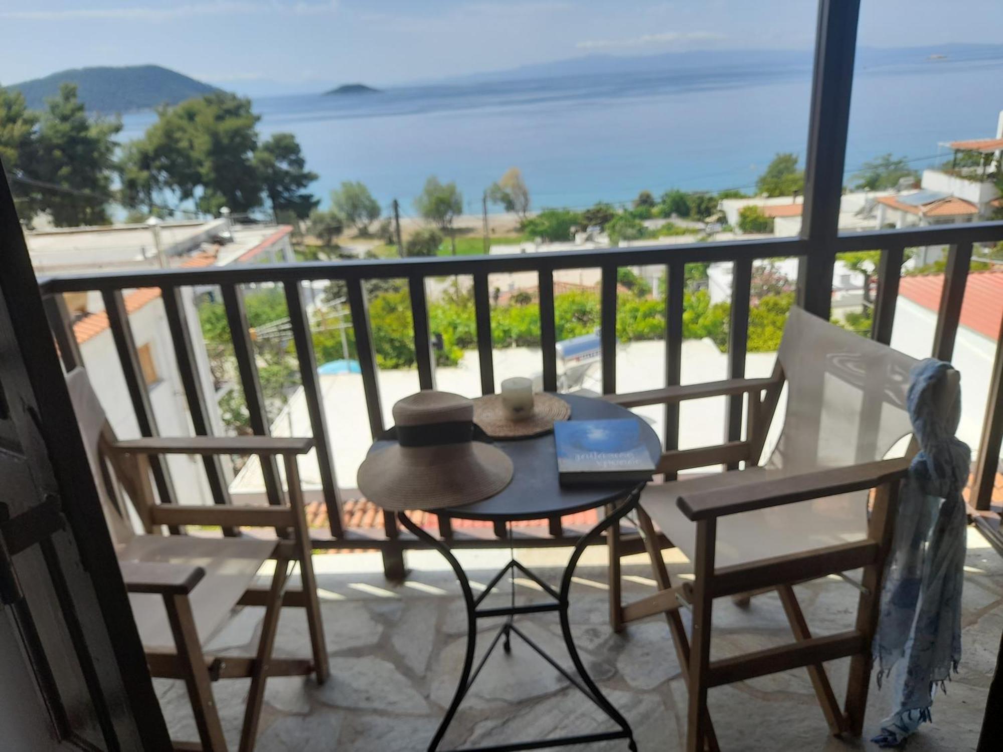 Lilian Beachfront Apartments Néo Klíma Kültér fotó