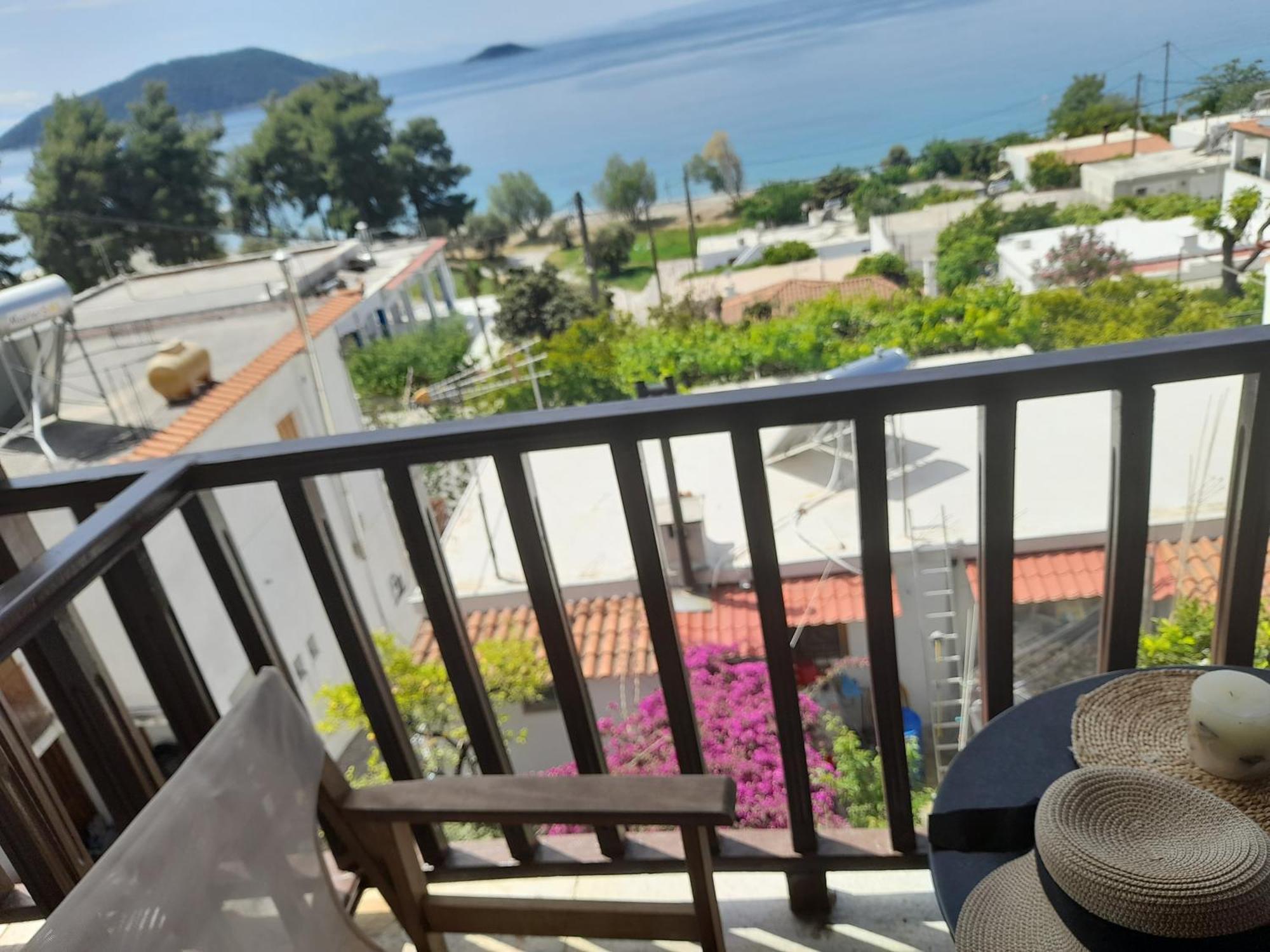 Lilian Beachfront Apartments Néo Klíma Kültér fotó