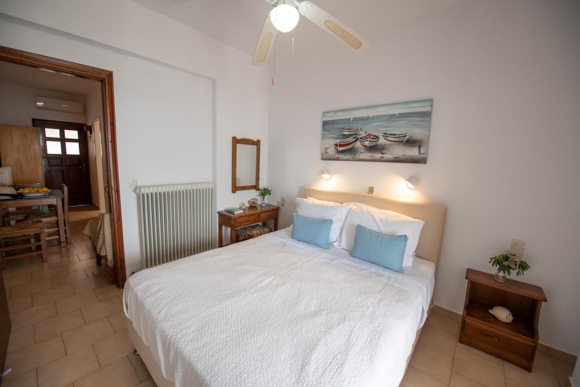 Lilian Beachfront Apartments Néo Klíma Kültér fotó