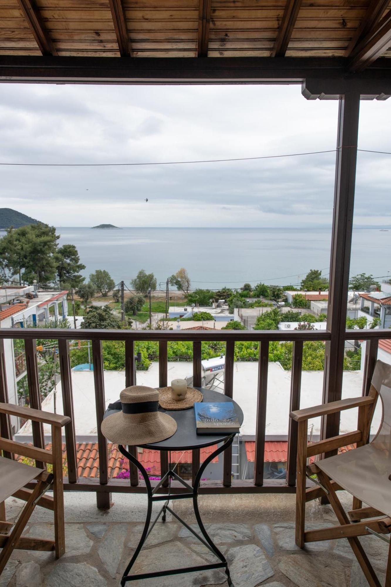 Lilian Beachfront Apartments Néo Klíma Kültér fotó